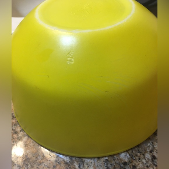 Vintage Fire King Yellow Nesting Mixing Bowl - Picture 4 of 10